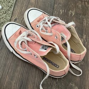 pink low-top converse